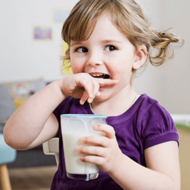 Tại sao trẻ uống nhiều sữa canxi nhưng lại không cao?